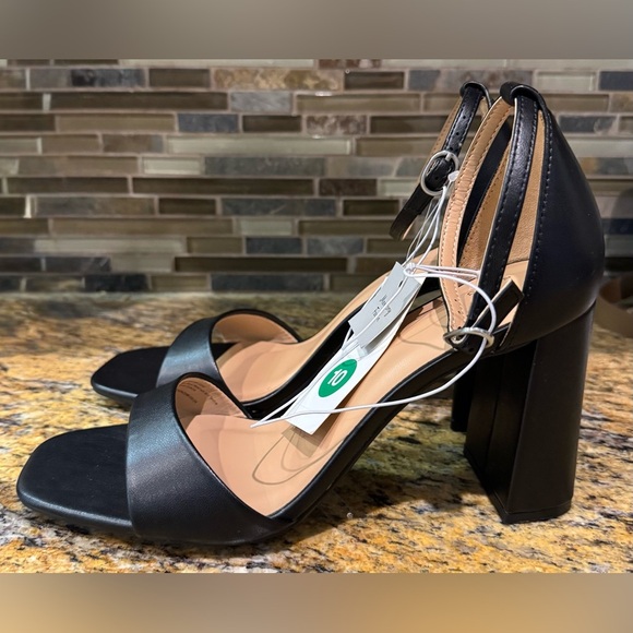A New Day Ankle Strap Heels Memory Foam Womens Size 10 Black Color - Picture 1 of 8